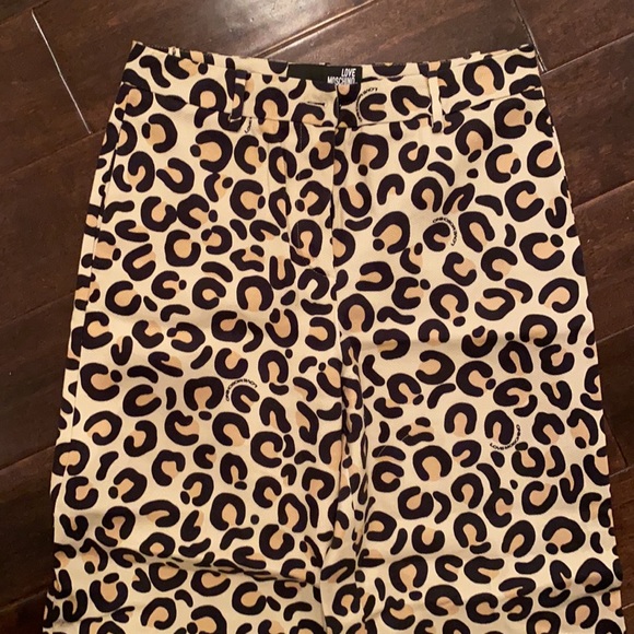Designer Love Moschino leopard cropped wide leg pant Super stylish! - Picture 3 of 7